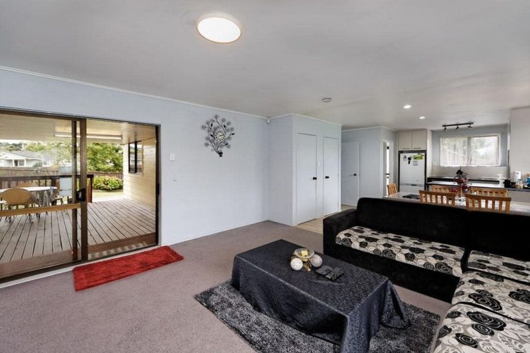 Photo of property in 277 Triangle Road, Massey, Auckland, 0614