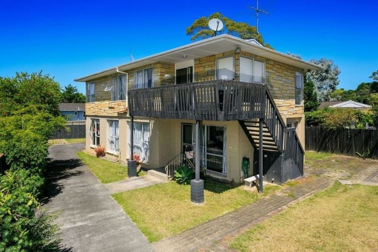 Photo of property in 20 Kapiti Place, Sunnynook, Auckland, 0620