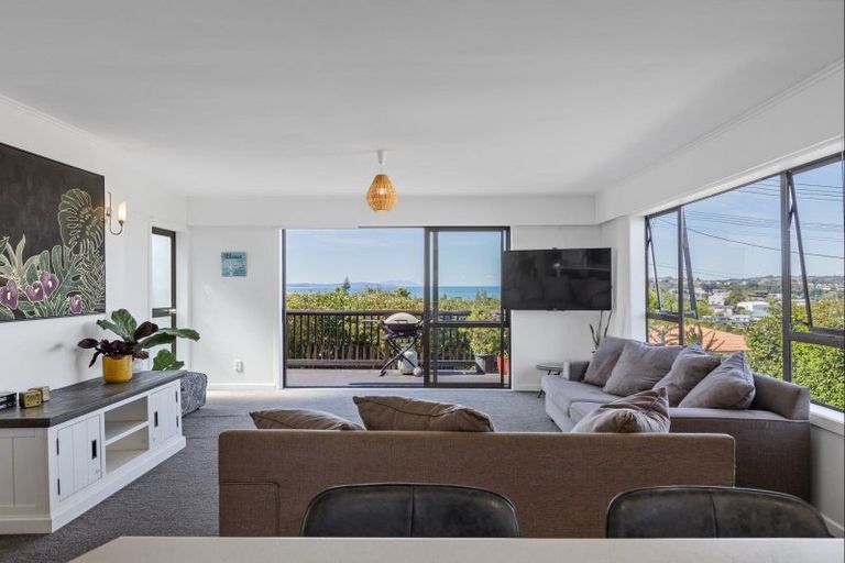 Photo of property in 63 Brightside Road, Stanmore Bay, Whangaparaoa, 0932