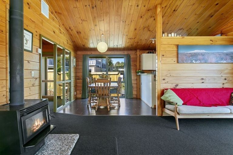 Photo of property in 6 Parata Street, Two Mile Bay, Taupo, 3330