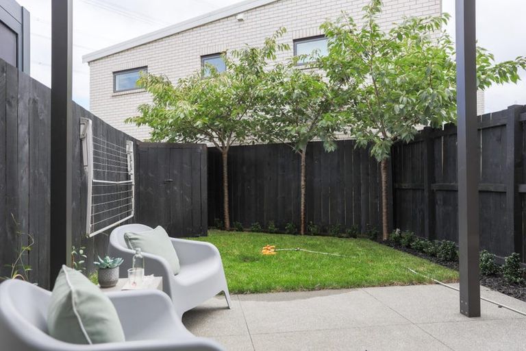 Photo of property in 12b Titoki Street, Te Atatu Peninsula, Auckland, 0610