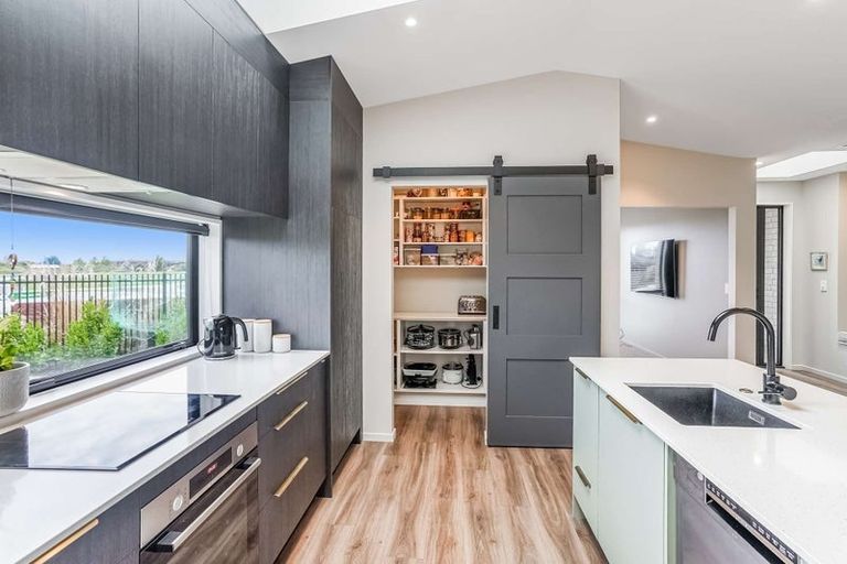 Photo of property in 18 Goldie Drive, Rangiora, 7400