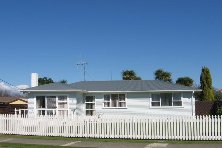 Photo of property in 2 Jenks Street, Foxton, 4814