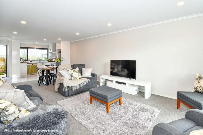 Photo of property in 27a Poruru Close, Papakura, 2110