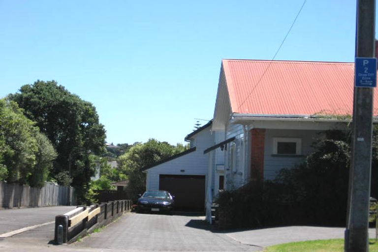 Photo of property in 2/79 Shakespeare Road, Milford, Auckland, 0620
