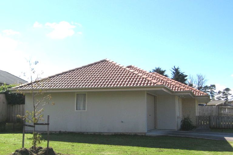 Photo of property in 14 Cretian Crescent, Henderson, Auckland, 0612