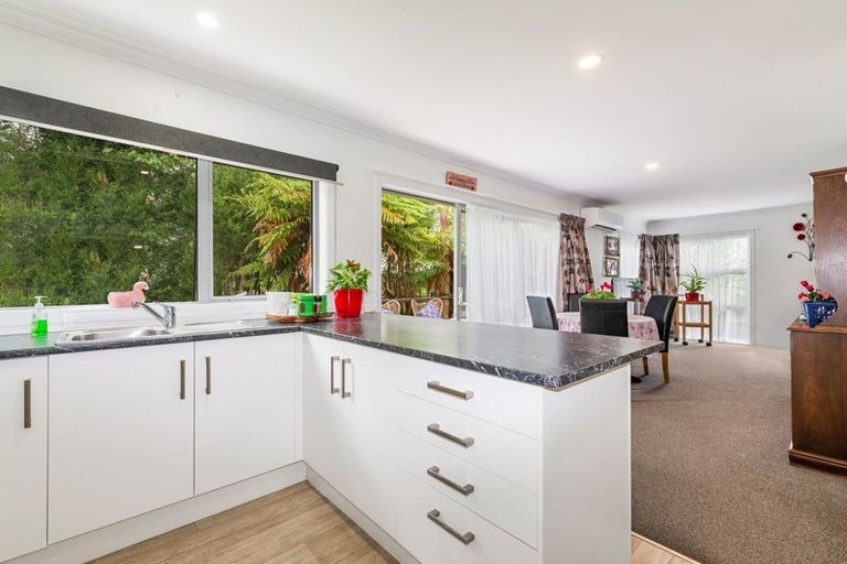 Photo of property in 10 Bay Grove, Pukehangi, Rotorua, 3015