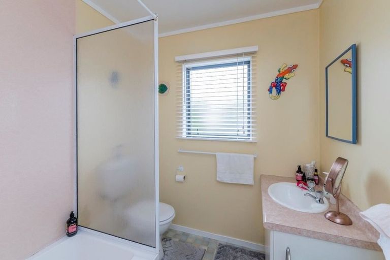 Photo of property in 30b Rangihiroa Street, Waikanae Beach, Waikanae, 5036