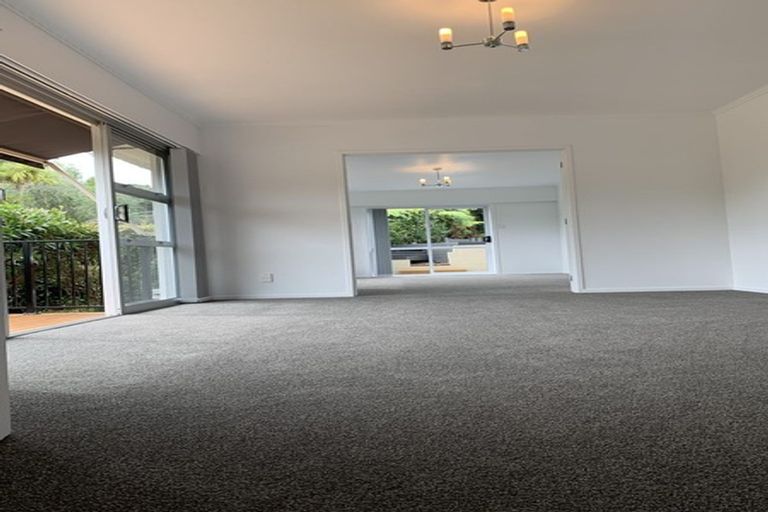 Photo of property in 15 Liston Crescent, Cockle Bay, Auckland, 2014