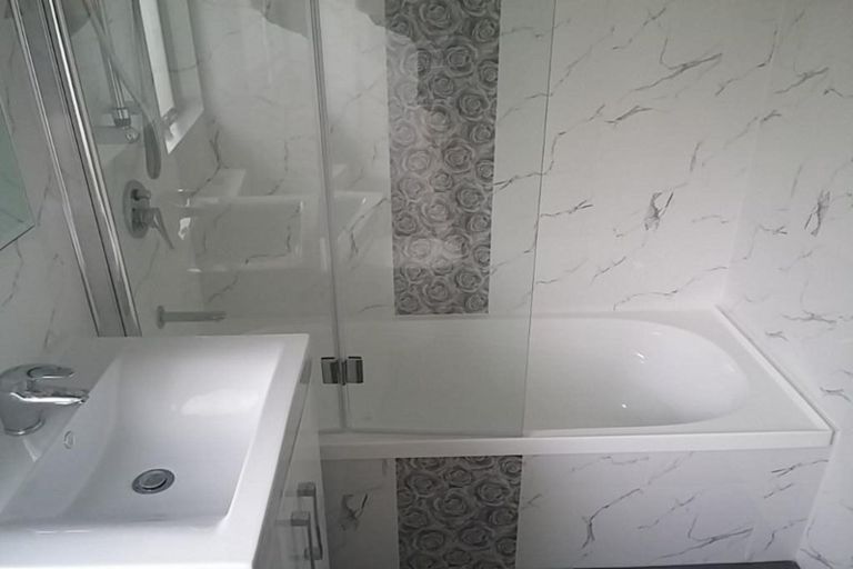 Photo of property in 28 Katrina Place, Massey, Auckland, 0614