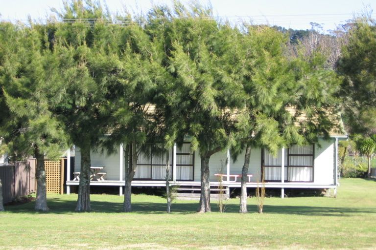 Photo of property in 32 Captain Cook Road, Cooks Beach, Whitianga, 3591