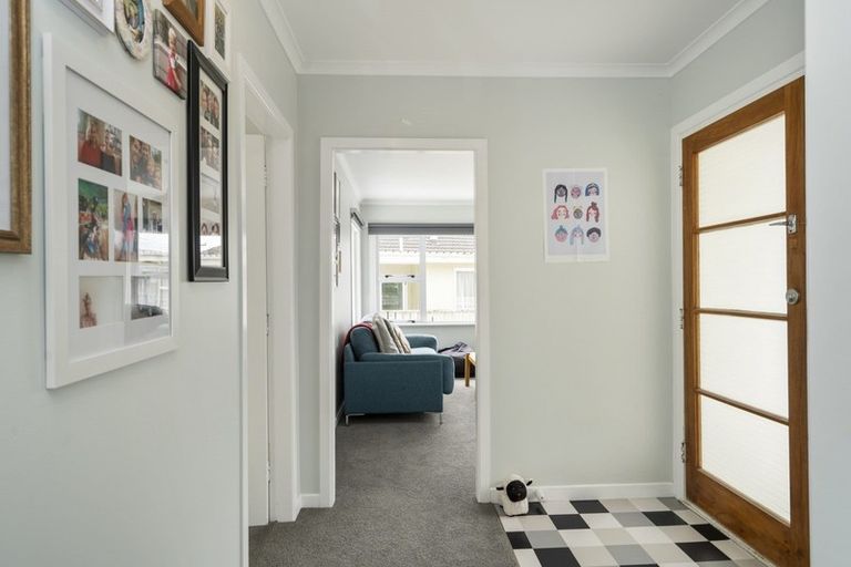 Photo of property in 394 Mangorei Road, Merrilands, New Plymouth, 4312