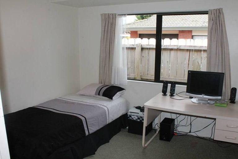 Photo of property in 39 Koru Street, Mangere Bridge, Auckland, 2022