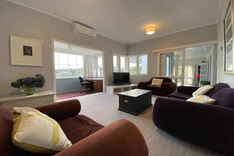 Photo of property in 74 Cluny Road, Plimmerton, Porirua, 5026