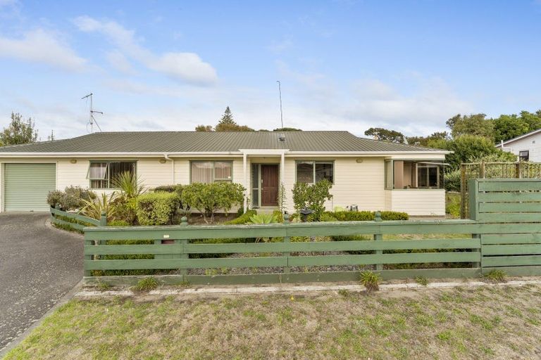 Photo of property in 41 Koromiko Street, Otaki Beach, Otaki, 5512