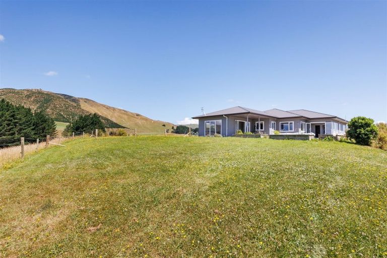 Photo of property in 52 Highland View Drive, Tokomaru, Palmerston North, 4474