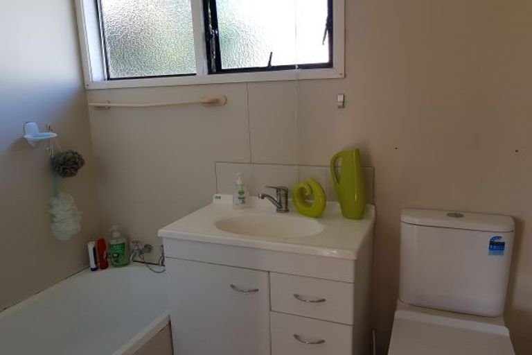 Photo of property in 114 Archers Road, Glenfield, Auckland, 0629