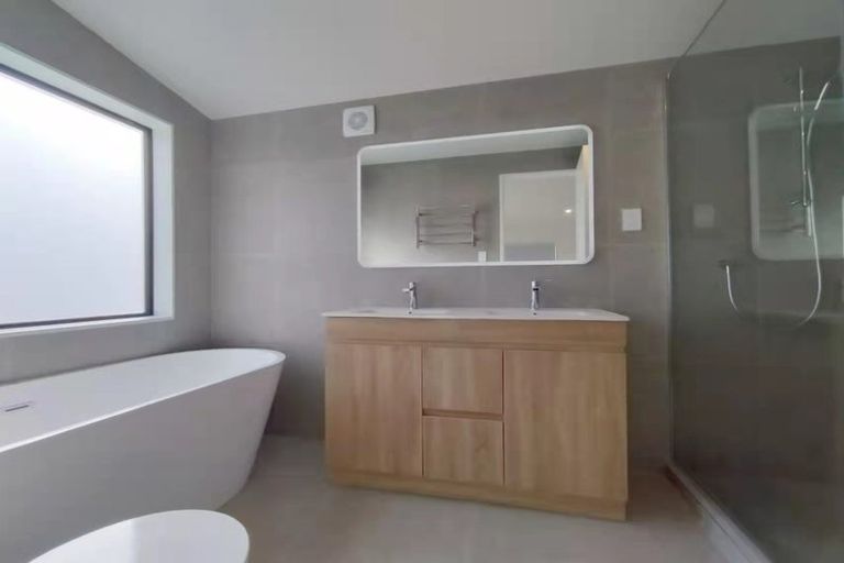 Photo of property in 36d Marendellas Drive, Bucklands Beach, Auckland, 2014