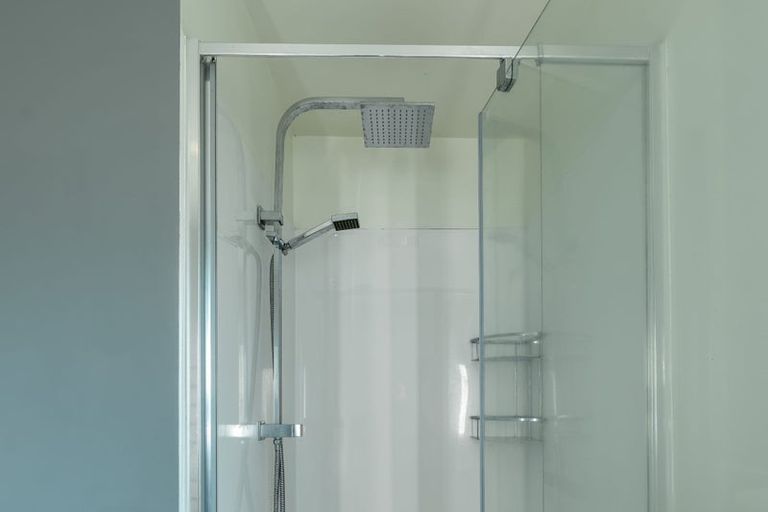 Photo of property in 16 Roick Parade, Glen Eden, Auckland, 0602