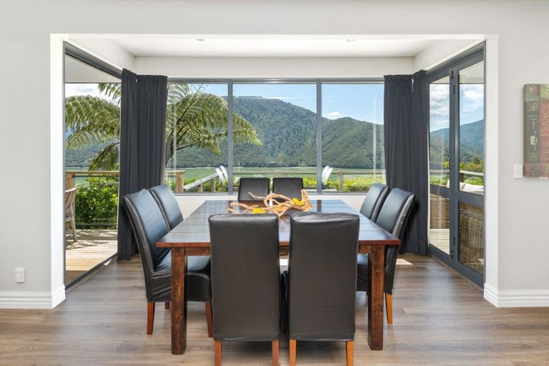 Photo of property in 63 Tepuia Heights, Havelock, Picton, 7281