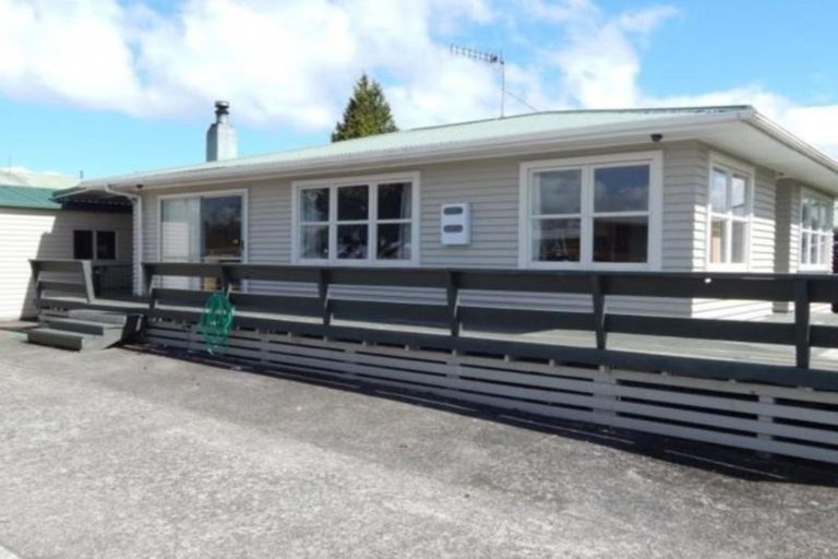 Photo of property in 3 Nairn Road, Mangakakahi, Rotorua, 3015