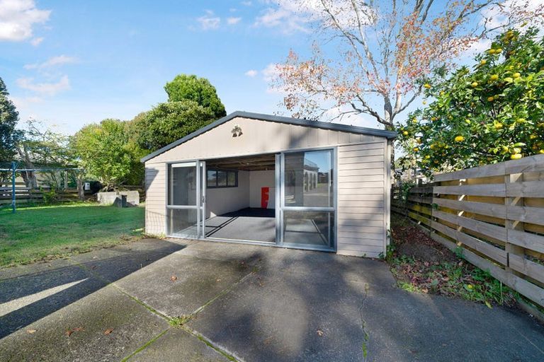 Photo of property in 381 Triangle Road, Henderson, Auckland, 0610