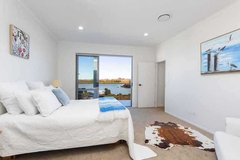 Photo of property in 20 Evergreen Parade, Rosehill, Papakura, 2113