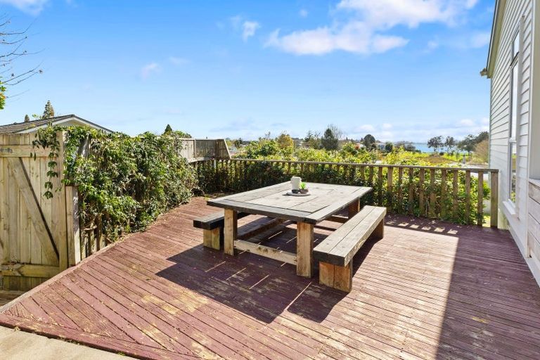 Photo of property in 41 Dingadee Street, Welcome Bay, Tauranga, 3112