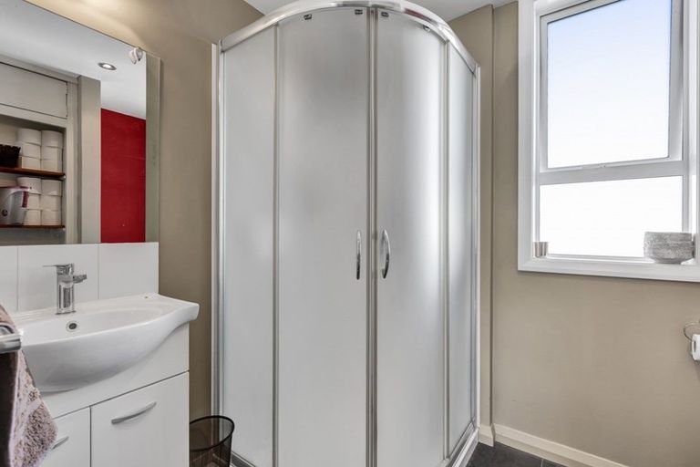 Photo of property in 24 Ngaio Street, Strandon, New Plymouth, 4312