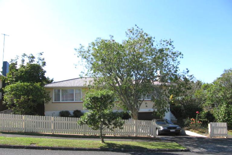 Photo of property in 22 Cutler Street, New Lynn, Auckland, 0600