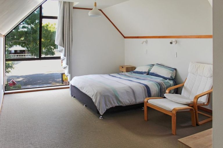Photo of property in 2 Montgomery Terrace, Hokowhitu, Palmerston North, 4410