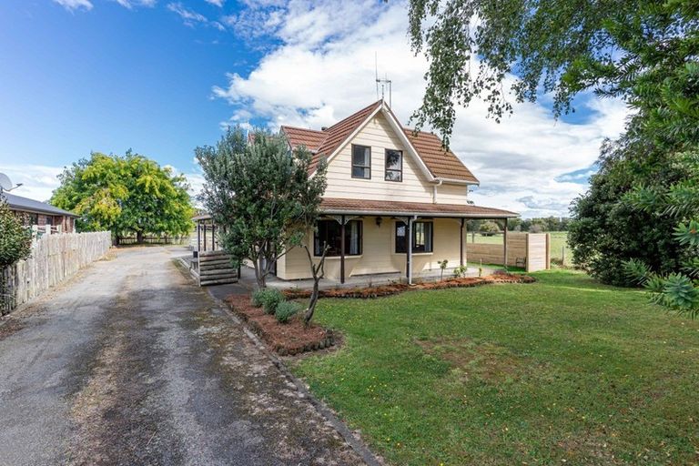 Photo of property in 2984 Cheltenham Hunterville Road, Cheltenham, Feilding, 4777