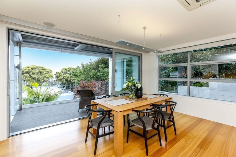 Photo of property in 118 Pendarves Street, New Plymouth, 4312