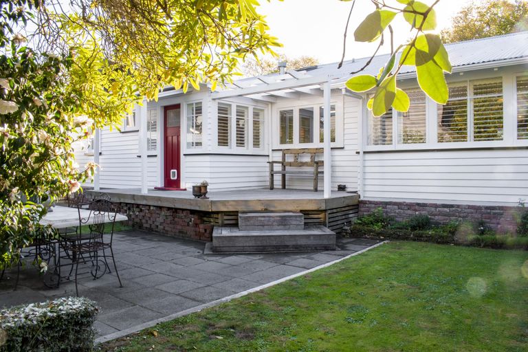 Photo of property in 44 Manapouri Crescent, Hokowhitu, Palmerston North, 4410