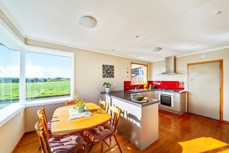 Photo of property in 95 Koru Road, Omata, New Plymouth, 4374