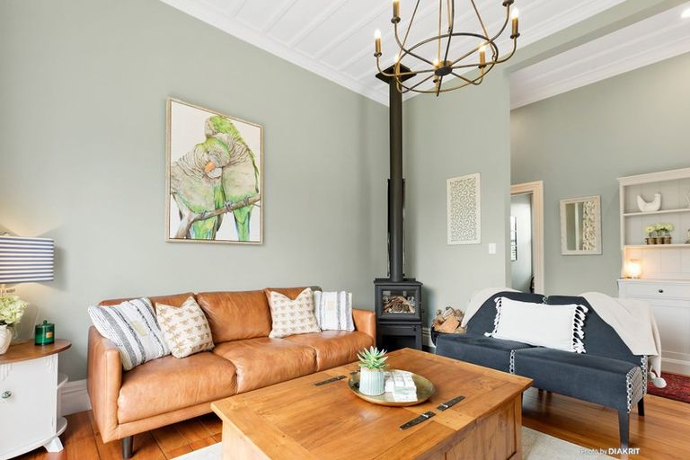 Photo of property in 106 Jellicoe Street, Martinborough, 5711