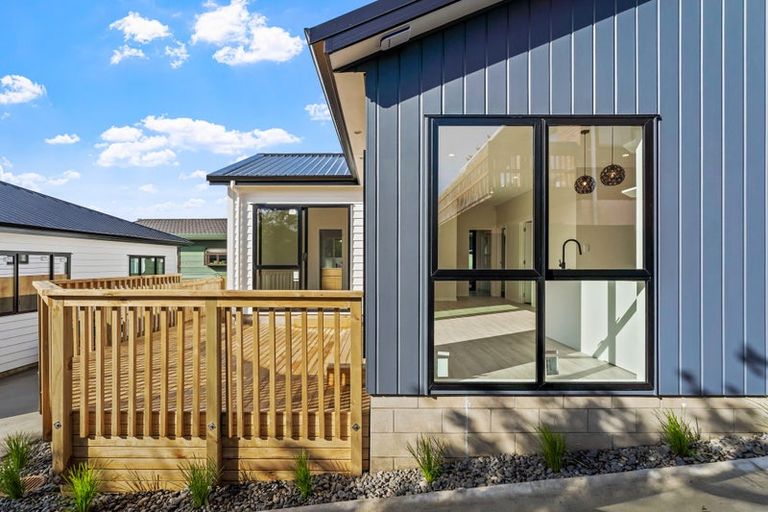Photo of property in 19b Red Beach Road, Red Beach, 0932