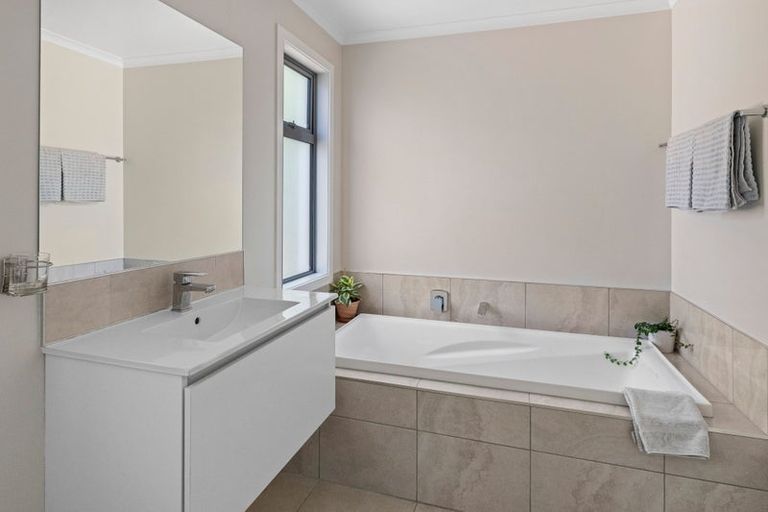 Photo of property in 40 Marino Grove, Richmond, 7020