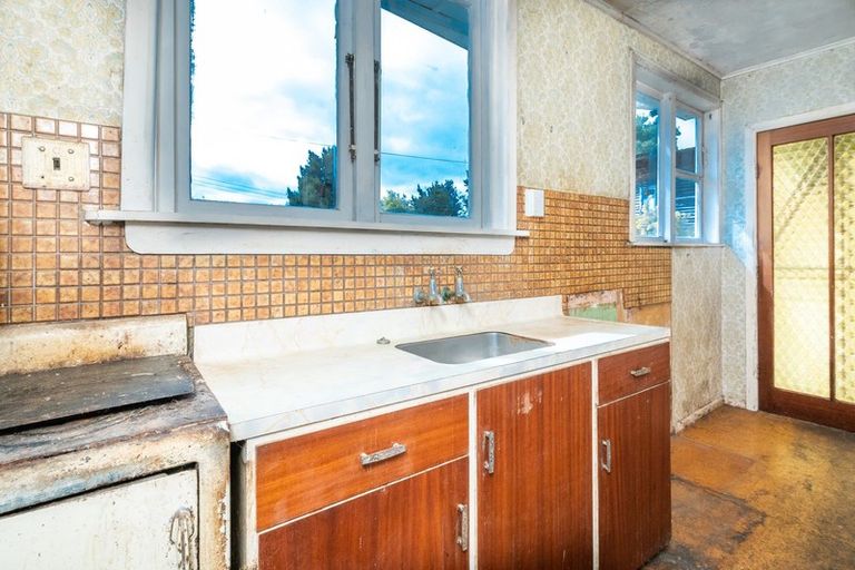 Photo of property in 93 Tanekaha Road, Titirangi, Auckland, 0604