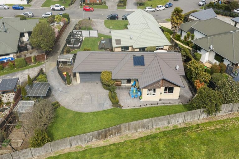 Photo of property in 18 Mcdougal Place, Kaiapoi, 7630