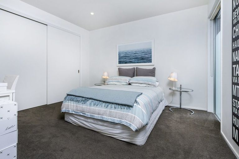 Photo of property in 28 Muritai Road, Milford, Auckland, 0620