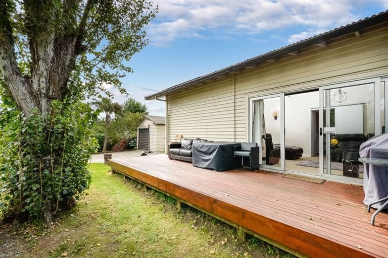 Photo of property in 2a Parakai Avenue, Parakai, 0830