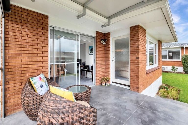 Photo of property in 2/4 Waterloo Road, Milford, Auckland, 0620