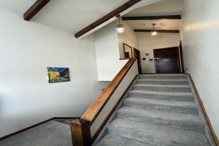 Photo of property in 99 Redoubt Road, Goodwood Heights, Auckland, 2105