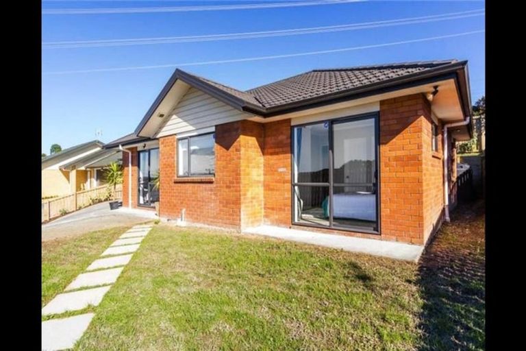 Photo of property in 225 Triangle Road, Massey, Auckland, 0614