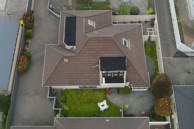 Photo of property in 2/4 Wai-iti Crescent, Woburn, Lower Hutt, 5010