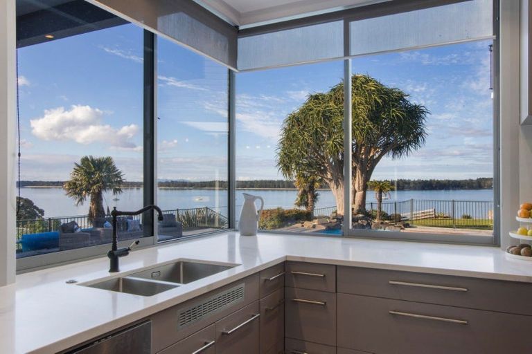 Photo of property in 300 Ongare Point Road, Tahawai, Katikati, 3170