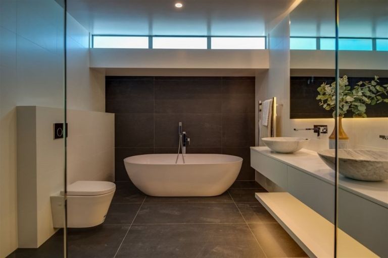 Photo of property in 16 Carlton Mill Road, Merivale, Christchurch, 8014