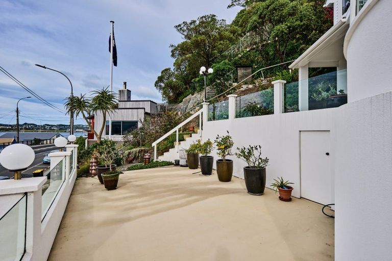 Photo of property in 412 Evans Bay Parade, Hataitai, Wellington, 6021