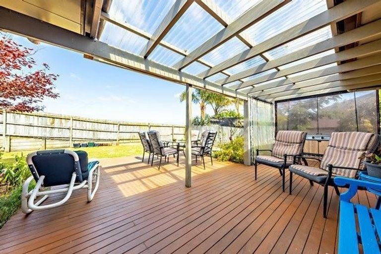 Photo of property in 60 Mt Lebanon Crescent, The Gardens, Auckland, 2105